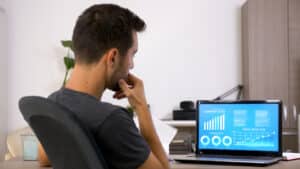 agencia seo en valencia-hombre
